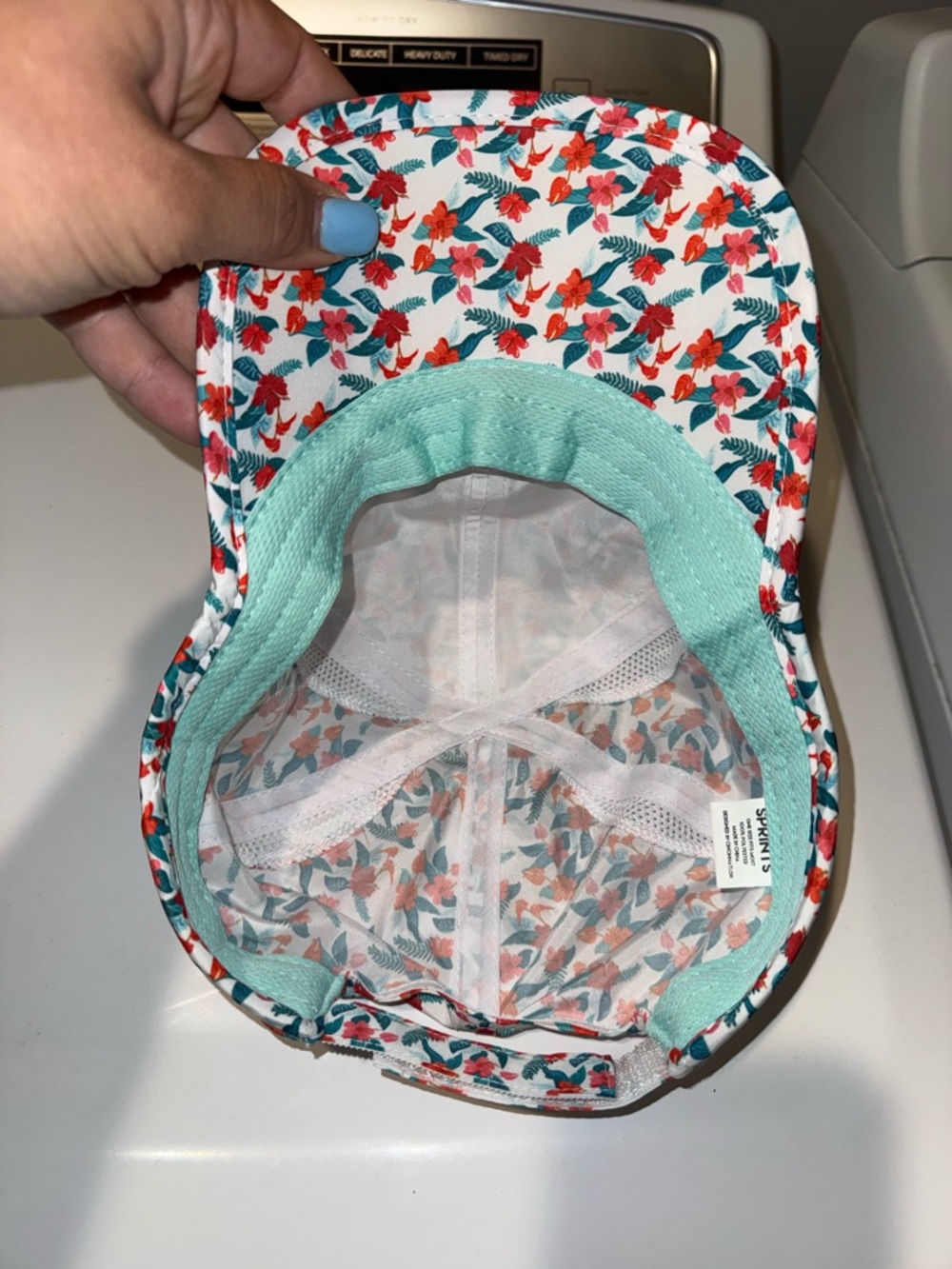 Sprints hat - Picture 3 of 3